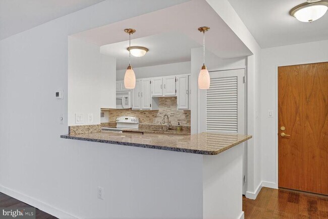 Building Photo - 2555 Pennsylvania Ave NW