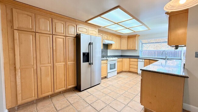 Building Photo - Charming and Move-in Ready, 4BD/2BA, Single-Story Home in Twin Creeks South Estates, San Ramon- A...