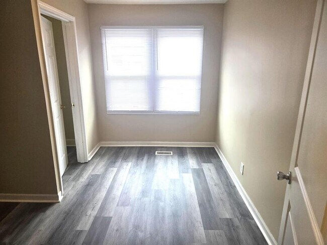 Building Photo - 247 S Randolph St