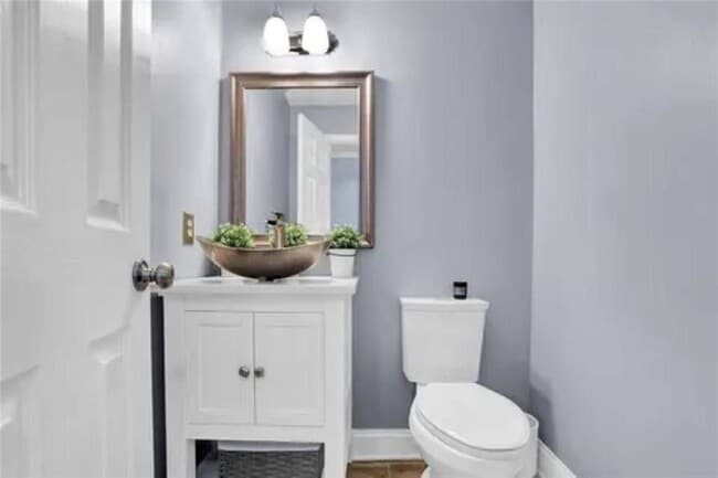 Building Photo - 828 Windsor Oak Cir