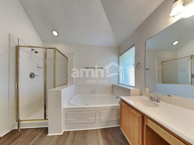 Building Photo - 3707 Sycamore Ln