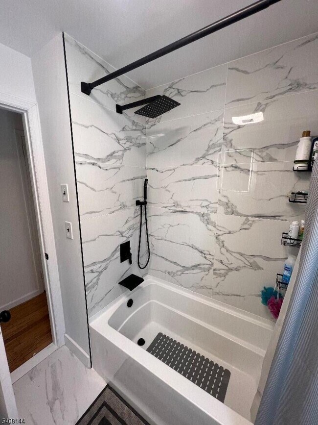 Building Photo - 145 Pine St