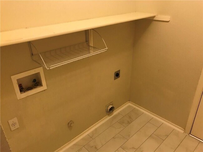 Building Photo - 10309 Broomflower Dr