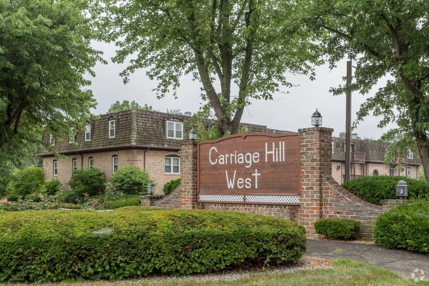 Entrance - Carriage Hill West Apartments