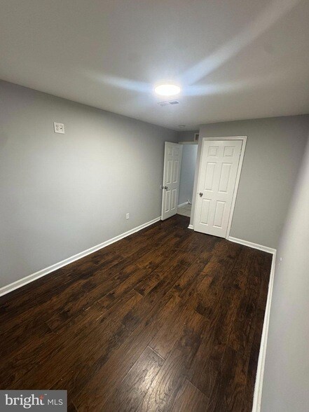 Building Photo - 24 E Abbottsford Ave