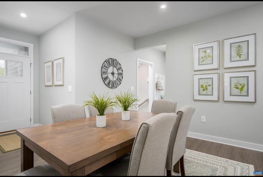 Building Photo - 736 Empire St