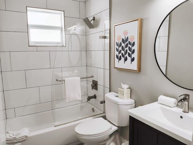 Building Photo - 50 Davie Blvd