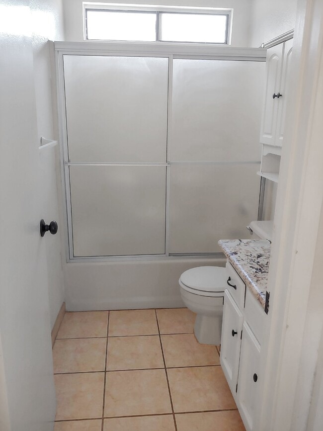 Building Photo - 936 W Graaf Ave