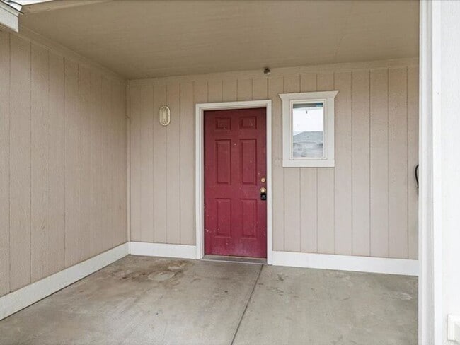 Building Photo - 6005 Chapel Hill Blvd