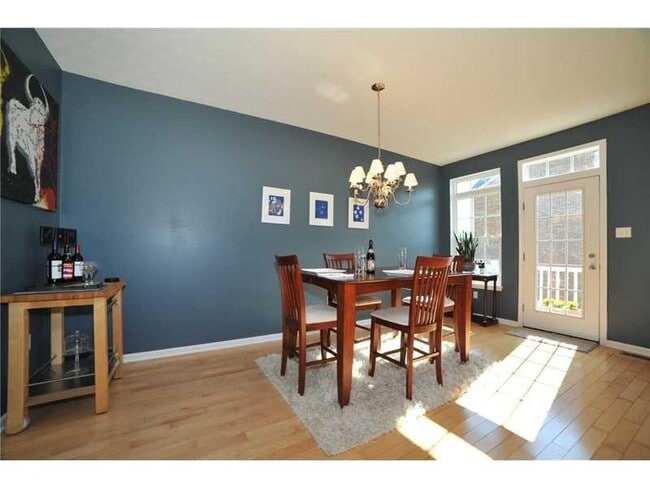 Building Photo - 704 Park Plaza E