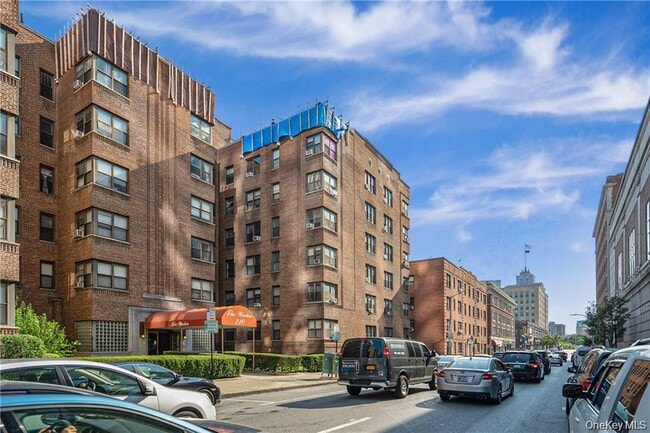 Building Photo - 210 Martine Ave