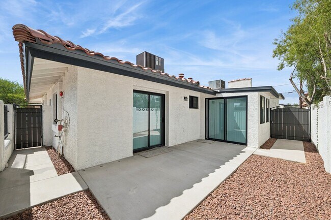 Building Photo - 7826 E Heatherbrae Ave