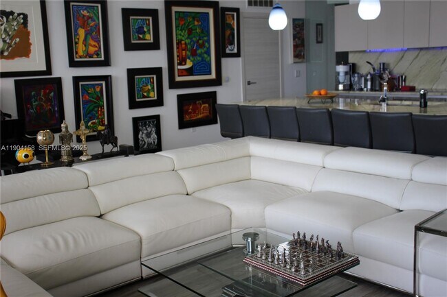 Building Photo - 801 S Miami Ave