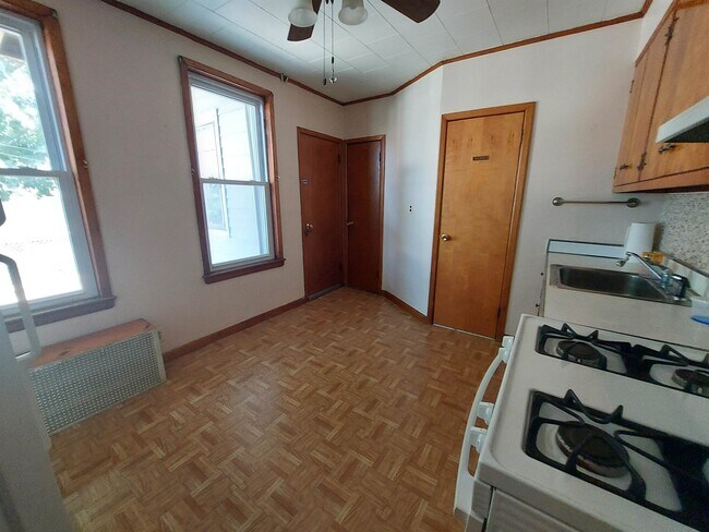 Building Photo - 168 Orient St
