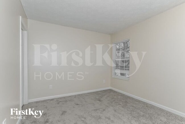 Building Photo - 917 Brookwood Dr