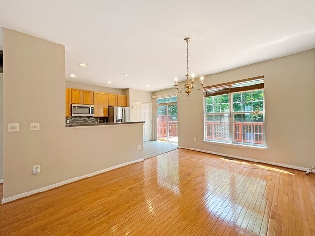 Building Photo - 15716 Palermo Terrace