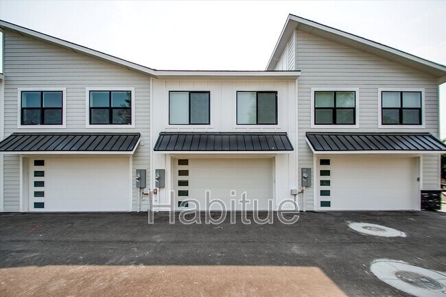 Building Photo - 2940 Davis St
