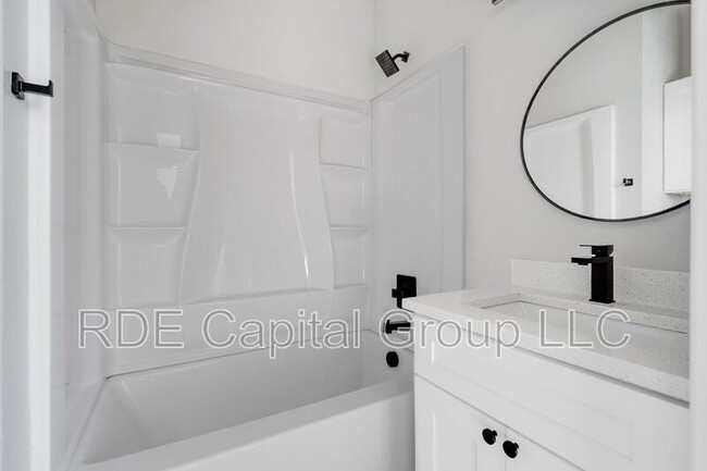 Building Photo - 948 S Corinth St Rd