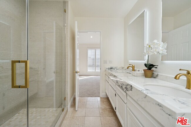 Building Photo - 880 Hilldale Ave