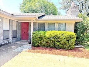 Building Photo - 1212 Leander Rd