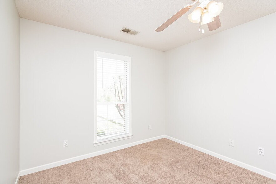 Building Photo - 1851 Timber Way N