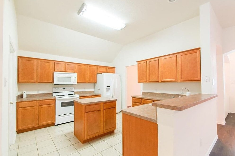 Building Photo - 234 Silvercreek Dr
