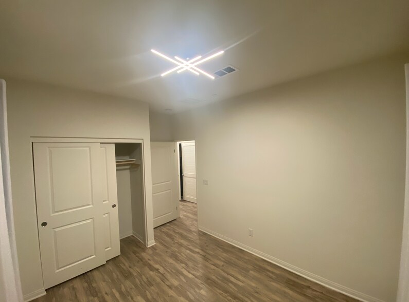 Building Photo - 18441 W Montage Ln