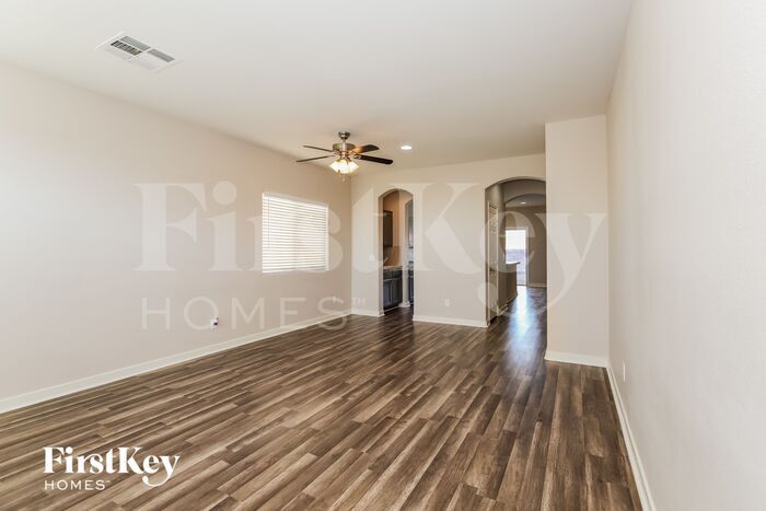 Building Photo - 5108 1st Sun St