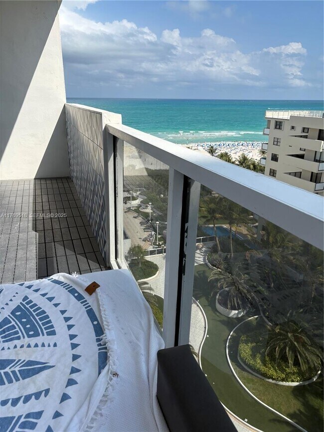 Building Photo - 100 Lincoln Rd