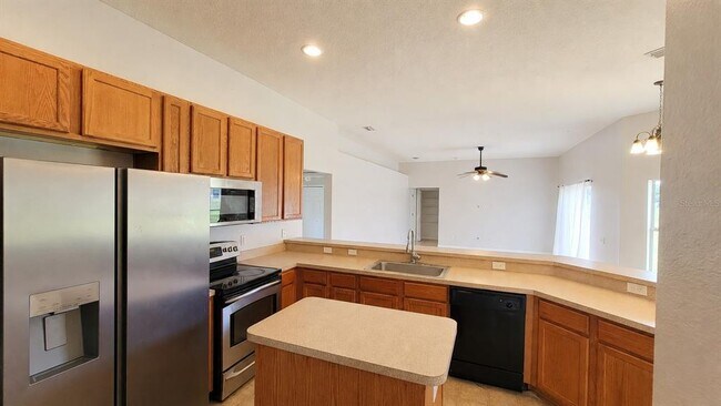 Building Photo - 1607 Avondale Ridge Dr