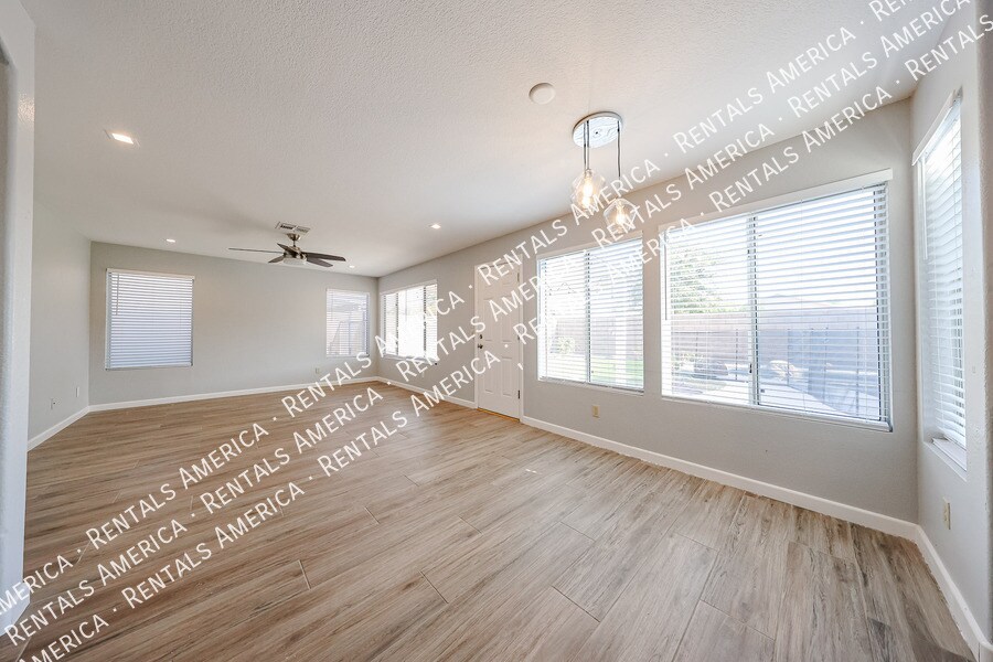 Building Photo - 6784 W Louise Dr