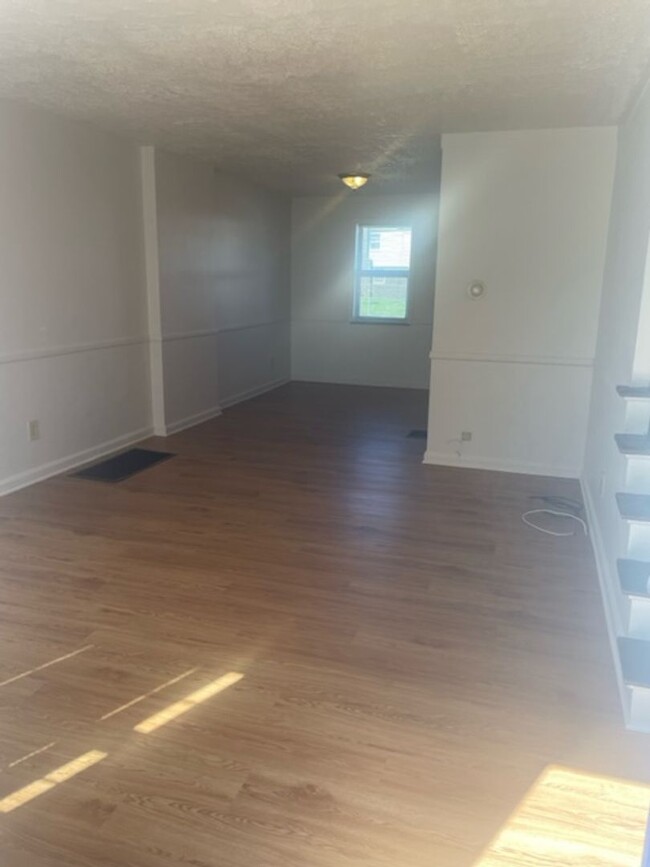 Building Photo - 335-341 MAYFAIR BLVD