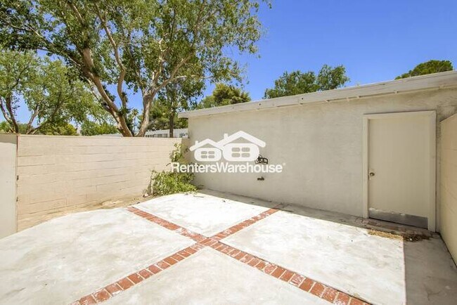 Building Photo - Renters Warehouse proudly presents a commu...