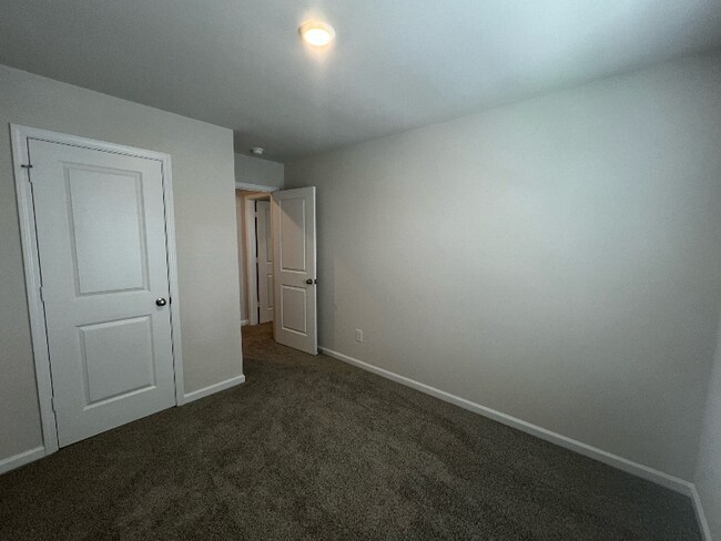 Building Photo - 903 Drake Grv Ln