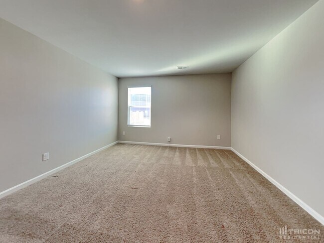 Building Photo - 1071 Bluecoat Cir