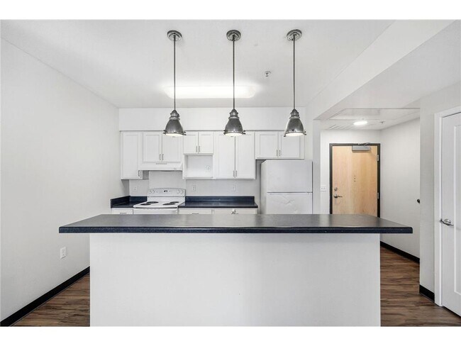 Building Photo - 2318 Jefferson St NE