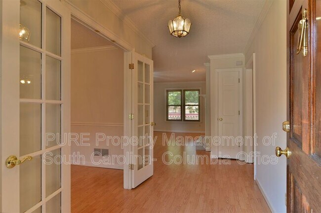 Building Photo - 517 Sparkleberry Ln