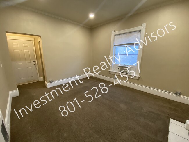 Building Photo - 659 E 200 S