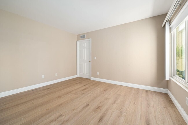 Building Photo - 41612 Aventine Ct