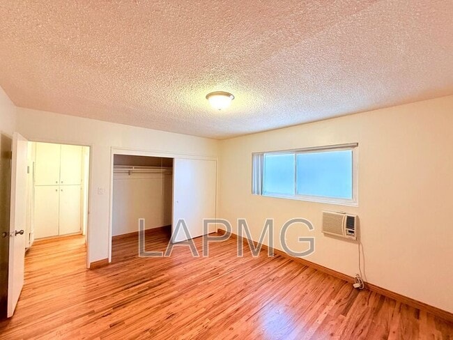 Building Photo - 12325 Riverside Dr