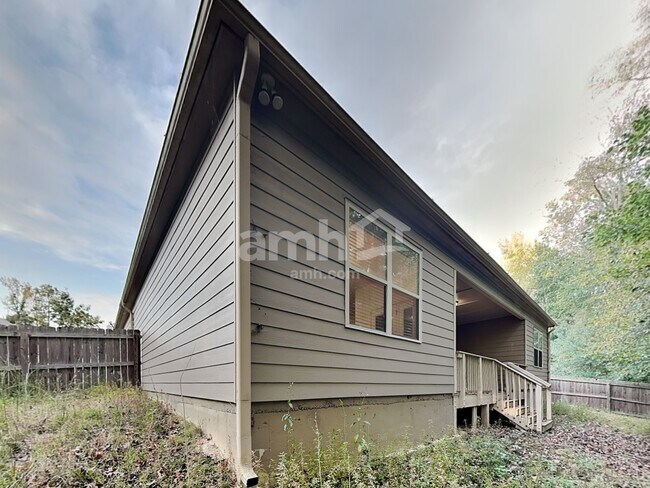 Building Photo - 3021 Golf Creek