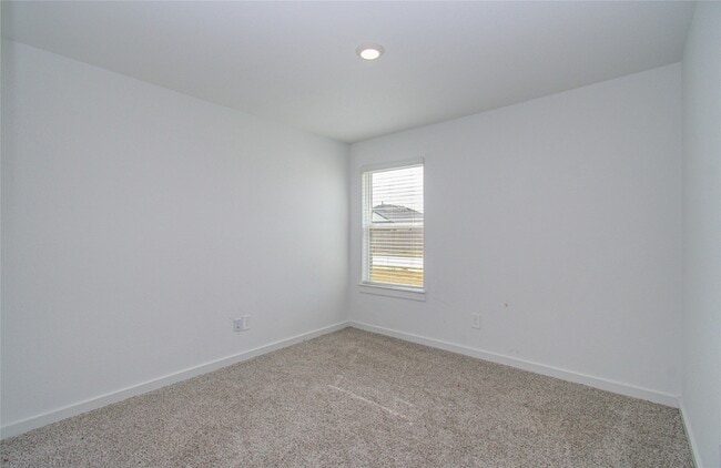 Building Photo - 8611 Shumard Oak Dr