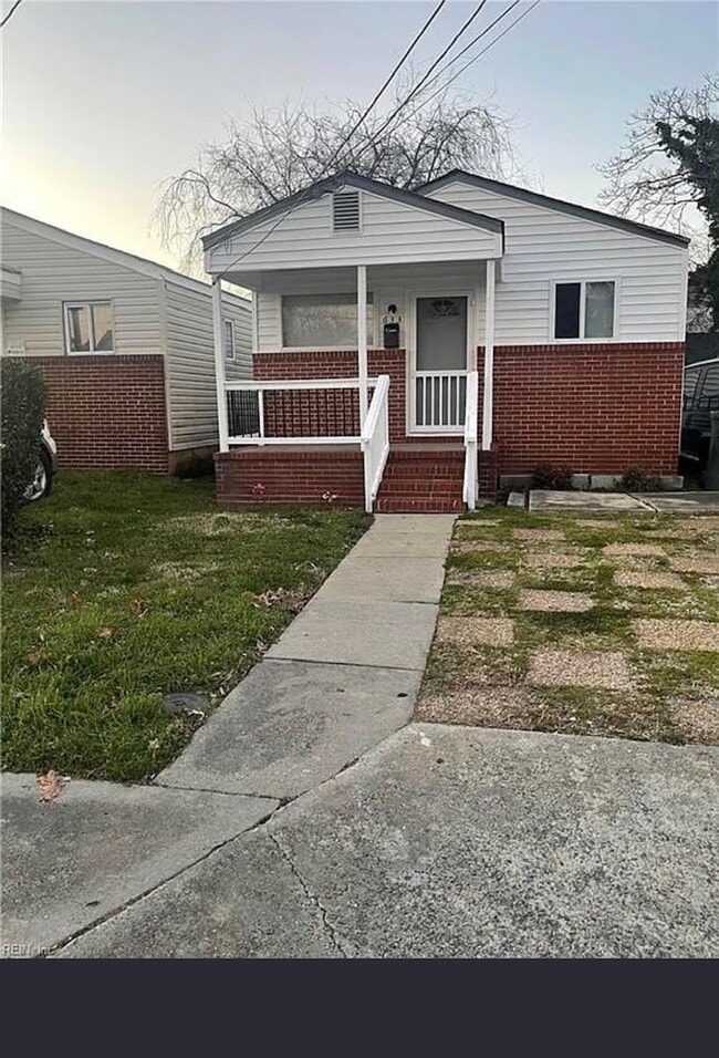 Primary Photo - 633 42nd St