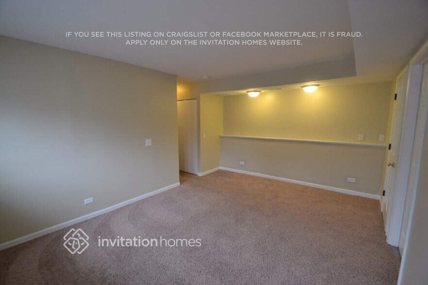 Building Photo - 30W078 Maplewood Dr