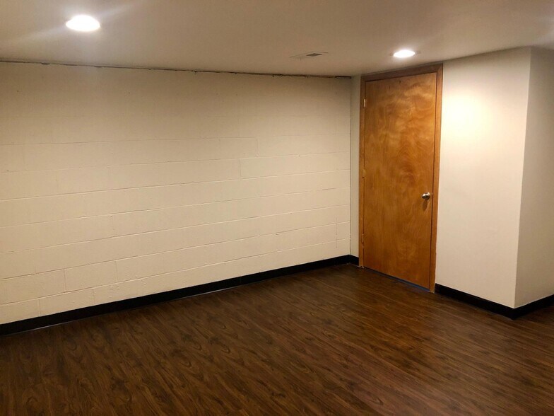 Building Photo - 5984 Little Brook Way