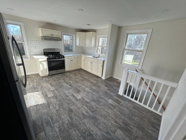 Building Photo - 150 Plattekill Ardonia Rd