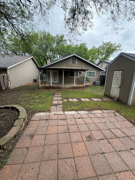 Building Photo - 3932 Chimney Springs Dr