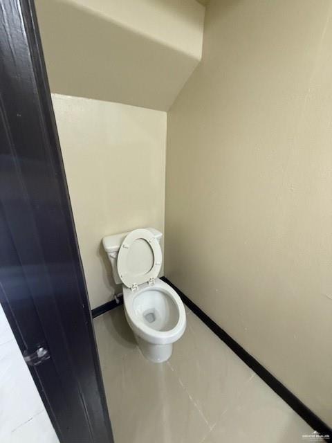 Building Photo - 22 W Daffodil Ave