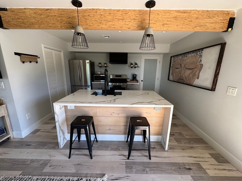 Building Photo - 22120 Rolling Ridge Dr