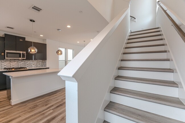 Building Photo - 18736 Centro Main St